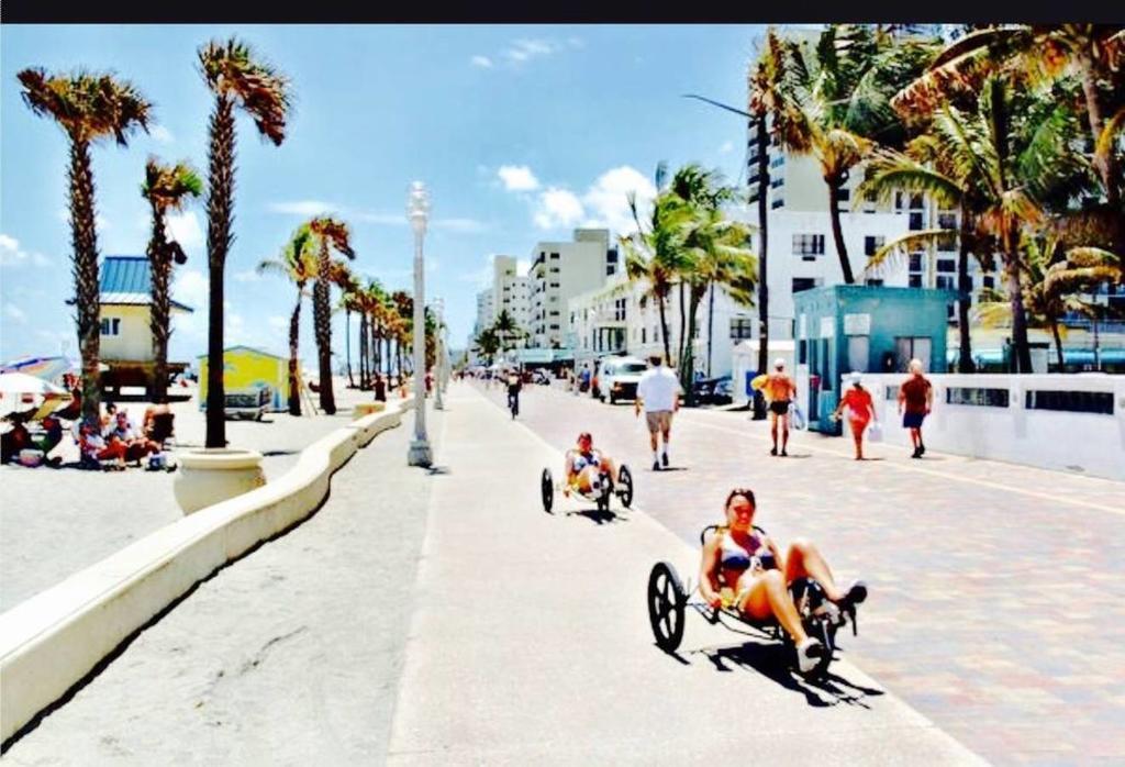 Hollywood Beachfront House Екстер'єр фото